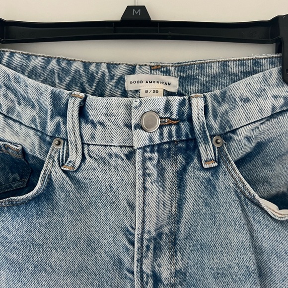 Good American Jeans Distressed Straight Leg - Picture 3 of 4